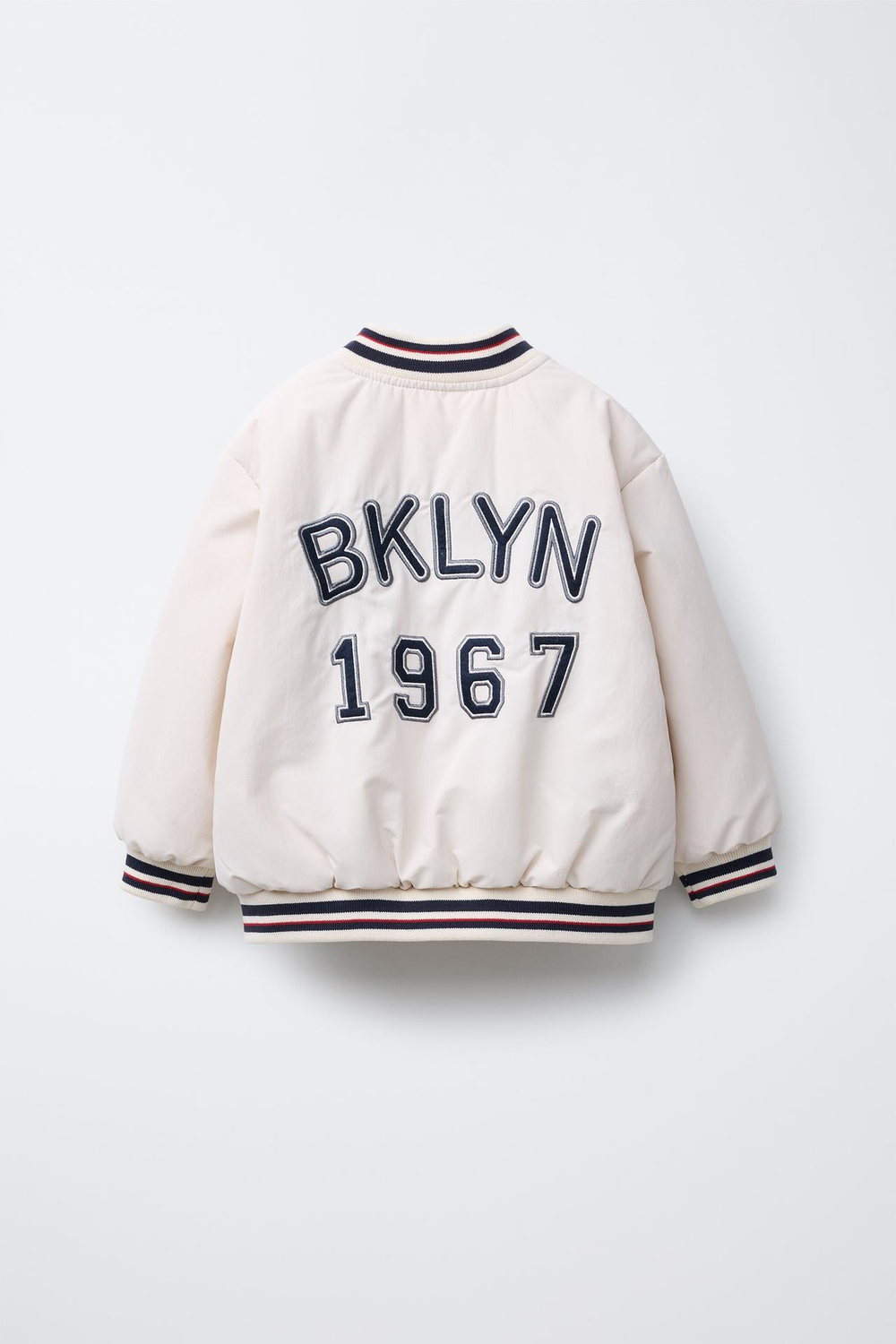 ZARA БОМБЕР В СТИЛЕ ПРЕППИ ИЗ ВЫСОКОТЕХНОЛОГИЧНОЙ ТКАНИ, ЭКРЮ