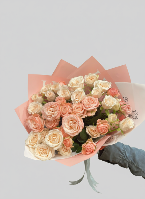 Букет из кустовых роз