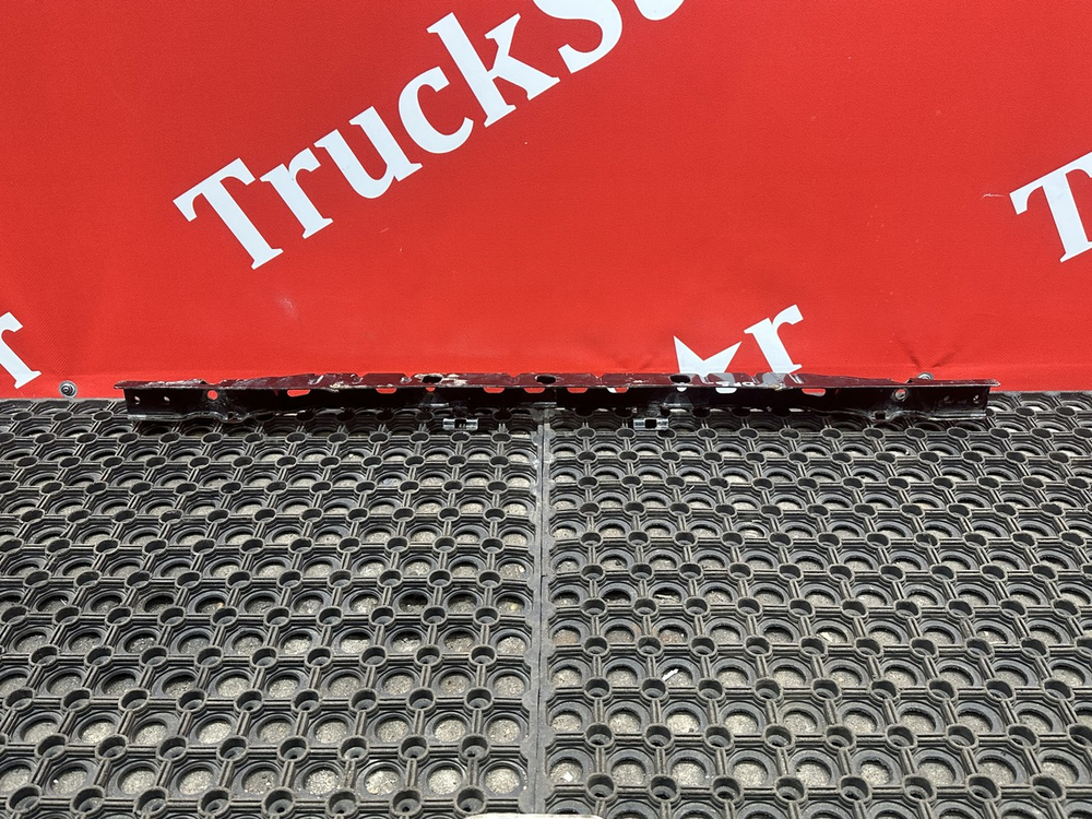 Кронштейн бампера верхний