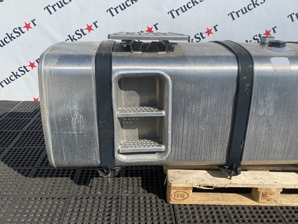 Бак топливный в сборе 700L 2023г.