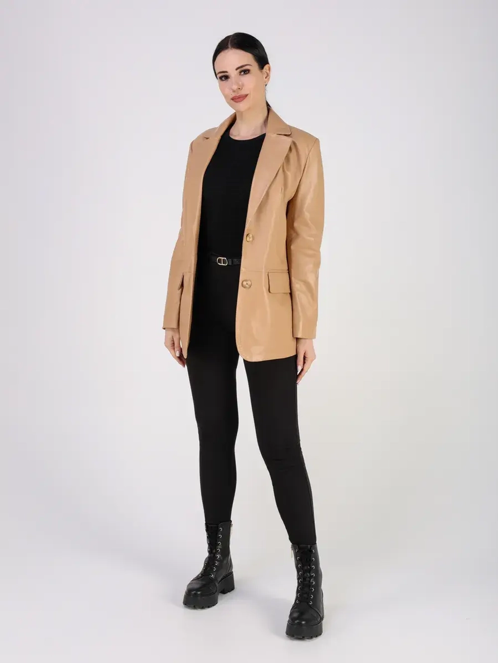 Кожаная куртка демисезонная блейзер