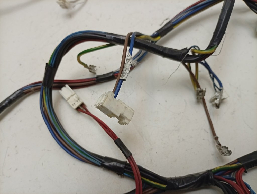 IWUE4105CIS кт64 Комплект проводов для стиральной машины Indesit IWUE4105CIS б/у