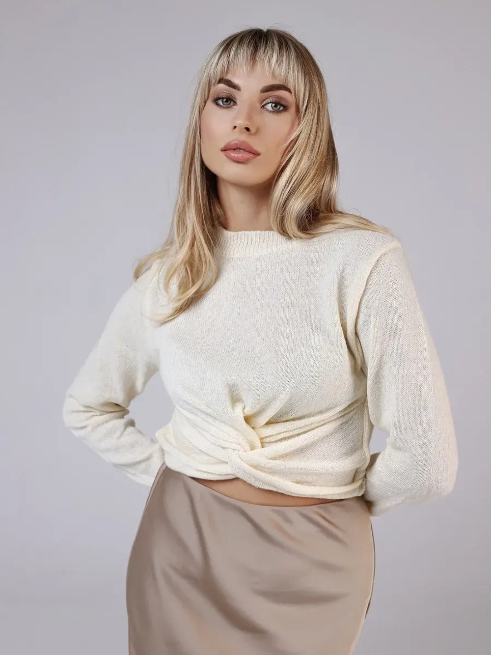 Джемпер укороченный с узлом