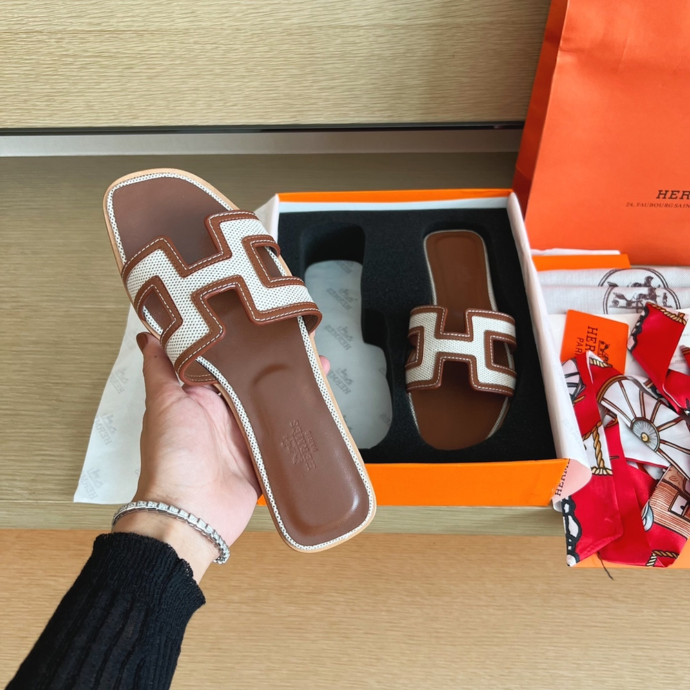 Hermes Oran Sandal