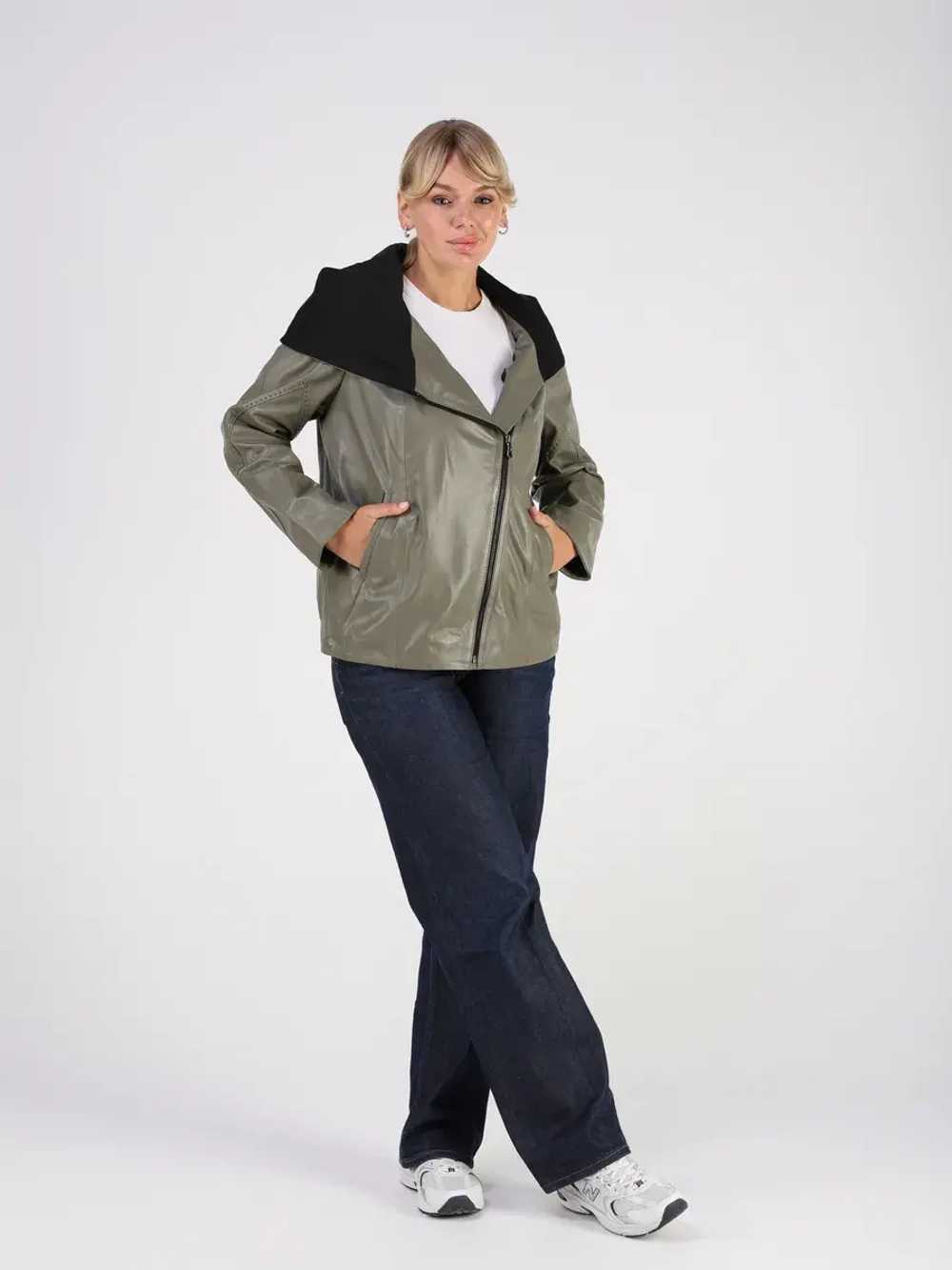 Кожаная куртка демисезонная с капюшоном