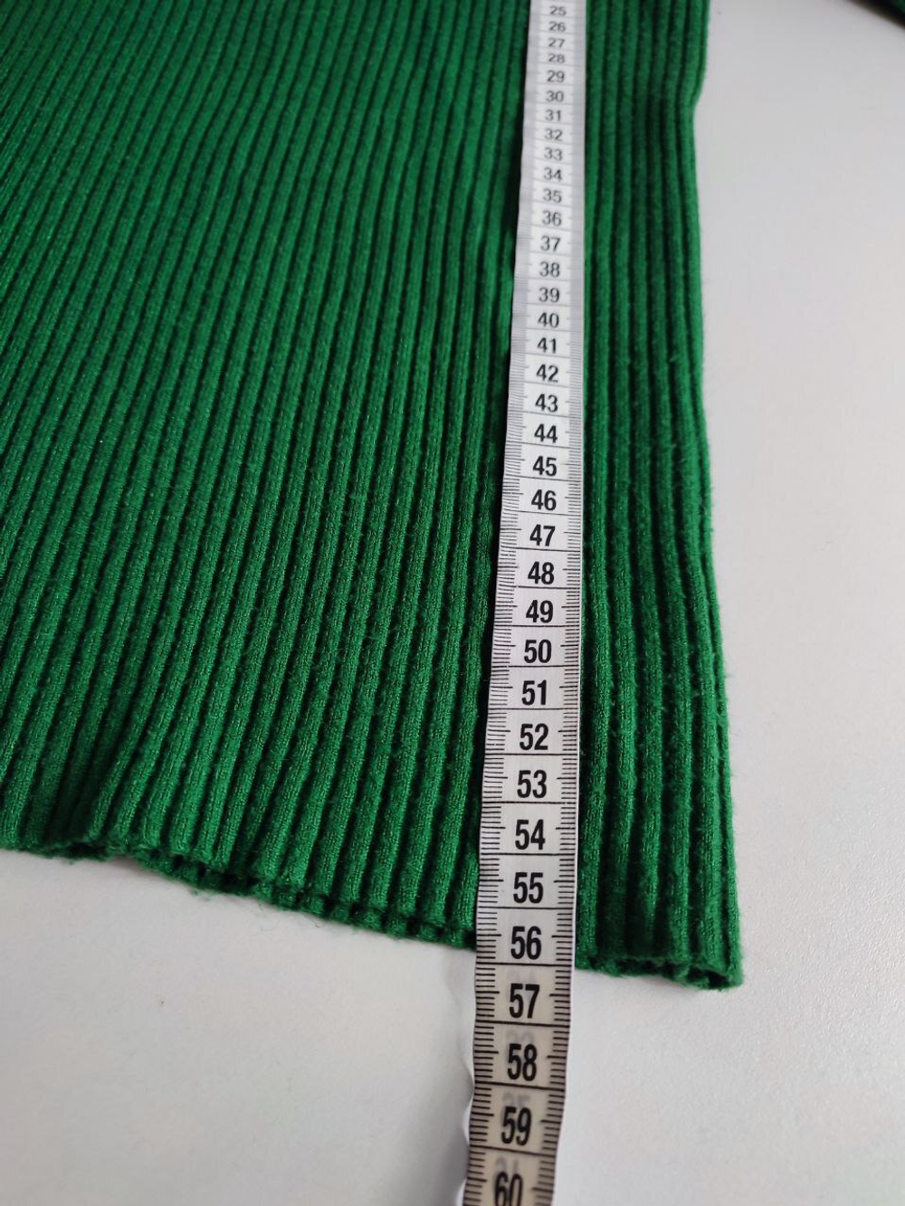 Джемпер с вискозой однотонный 44 размер