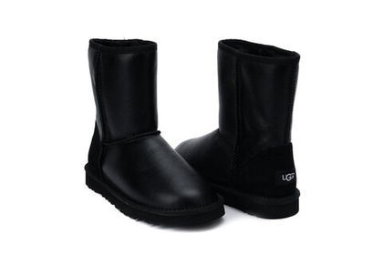 UGG Classic Short Metallic Black