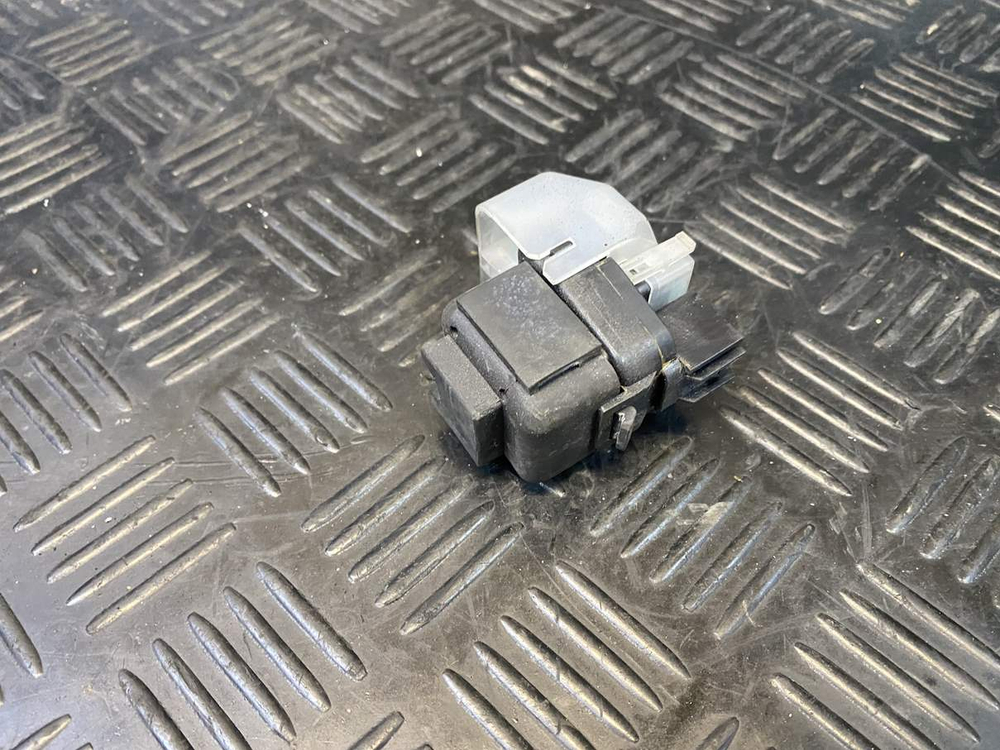 Реле стартера Suzuki GSR400 (GK7DA)