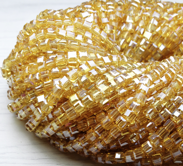 БВ003ДС4 Хрустальные бусины квадратные, цвет: шампань AB прозрачный, размер 4 мм, кол-во: 44-45 шт.