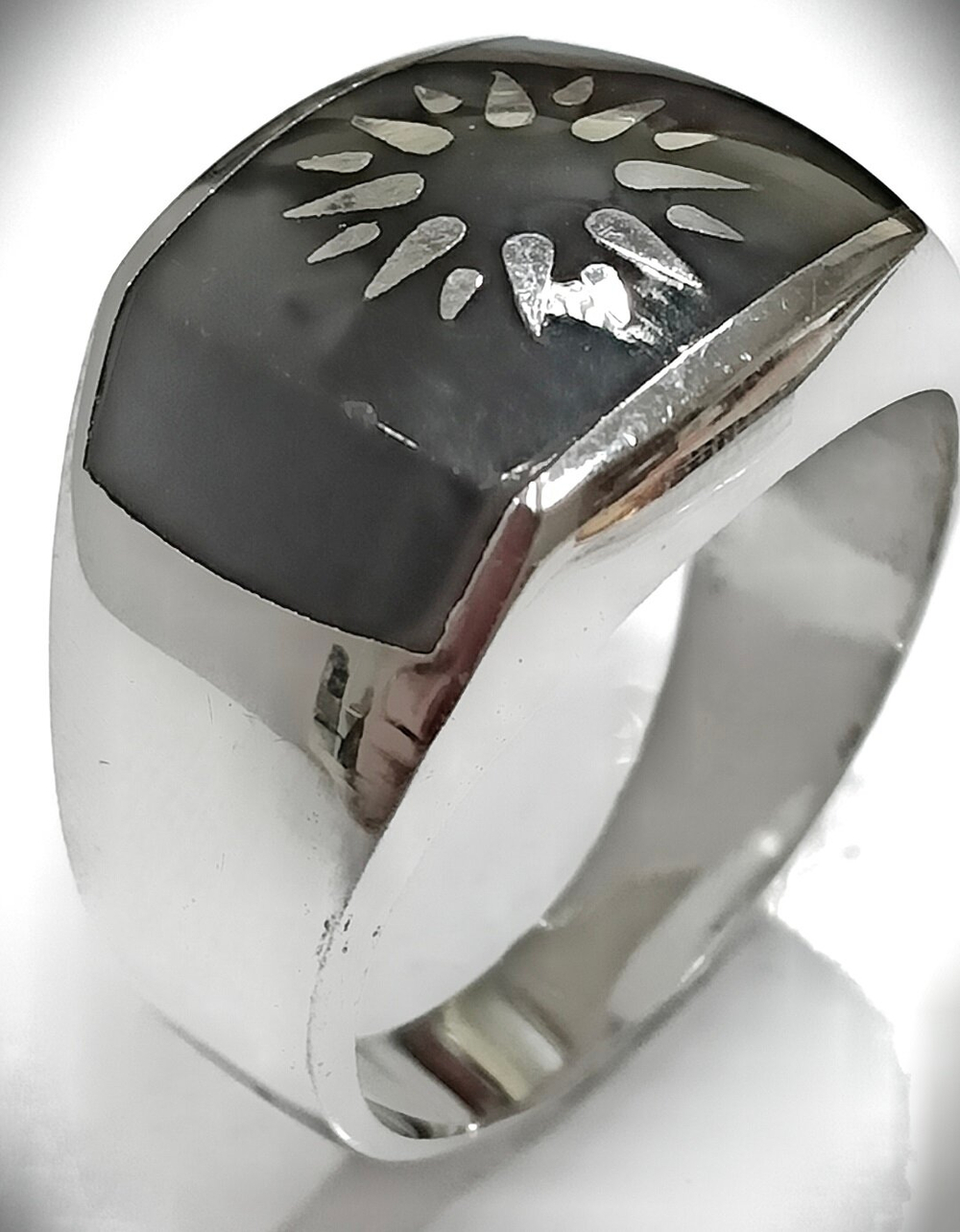 Ювелирное кольцо Эстерелла