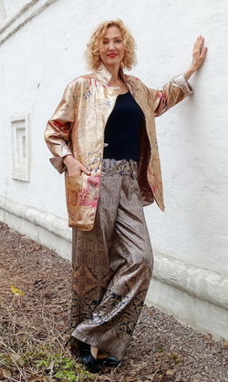 Двусторонний жакет, по мотивам фламандской шпалеры 17 века и текстильного панно «Древо Жизни» выполненного в технике ‘каламкари’ индийским художником Гураппа Четти