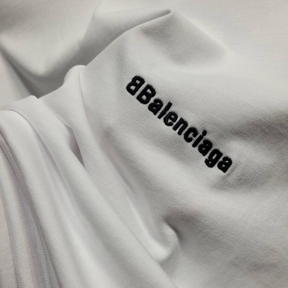 Футболка Balenciaga