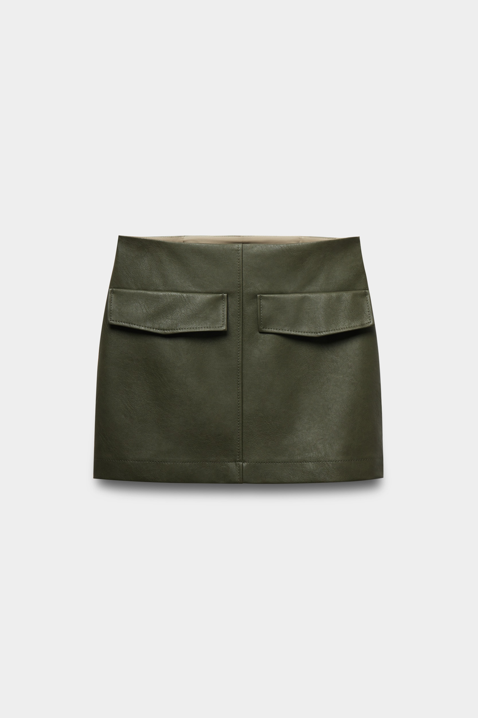 Юбка мини из экокожи с накладными карманами