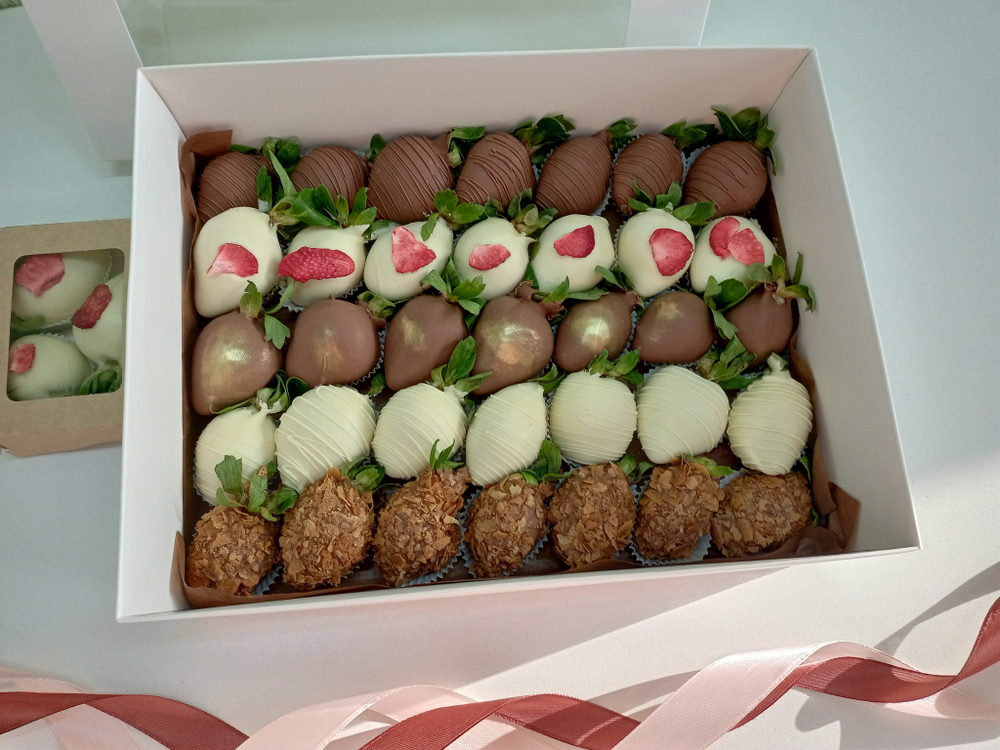 Клубника в шоколаде " Шокобум"