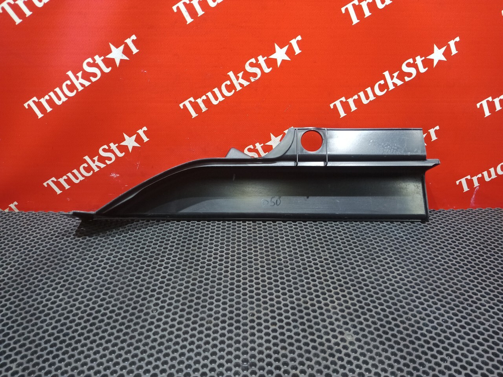 Накладка ручки бардачка левая