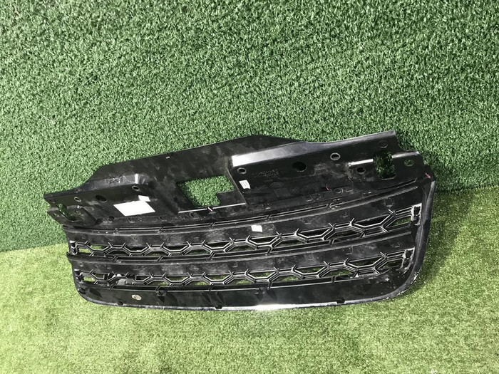 Решетка радиатора Land-Rover Discovery 5 (2016-2021)