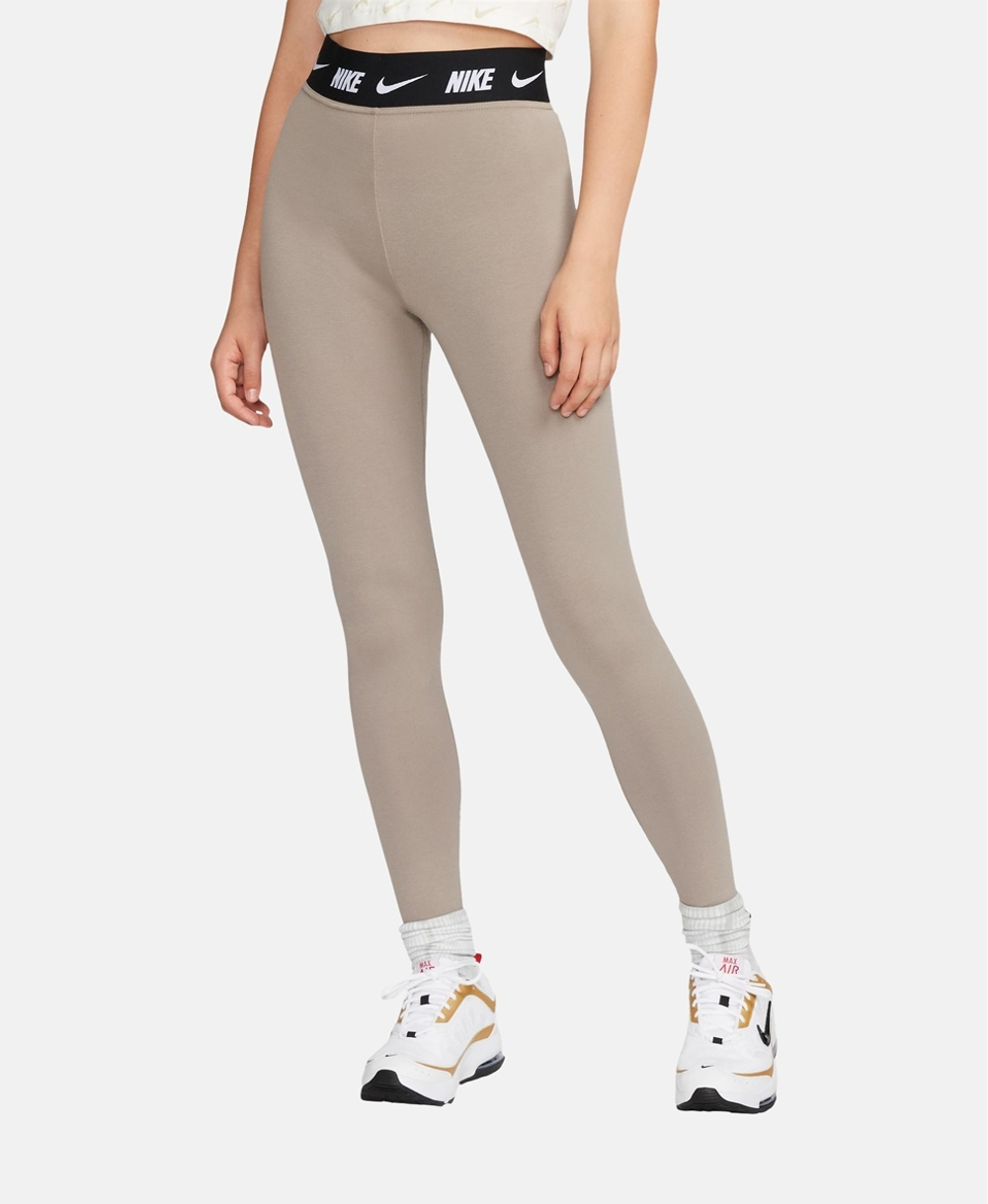Леггинсы Nike
