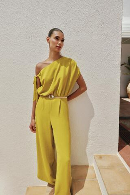 ZARA КОМБИНЕЗОН С АСИММЕТРИЧНЫМ РУКАВОМ И ПОЯСОМ, ОЛИВКОВЫЙ