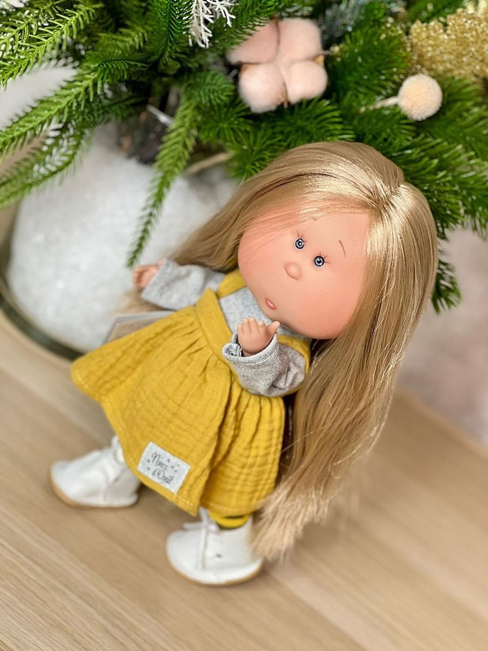 Кукла Nines виниловая 30см MIA в пакете (1115M1)