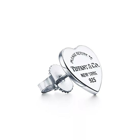 Серьги Tiffany & Co. Heart Tag Stud Earrings в серебре