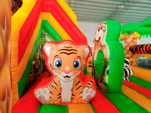 Коммерческий надувной батут «Сафари Ультра», 7*6*4 м.