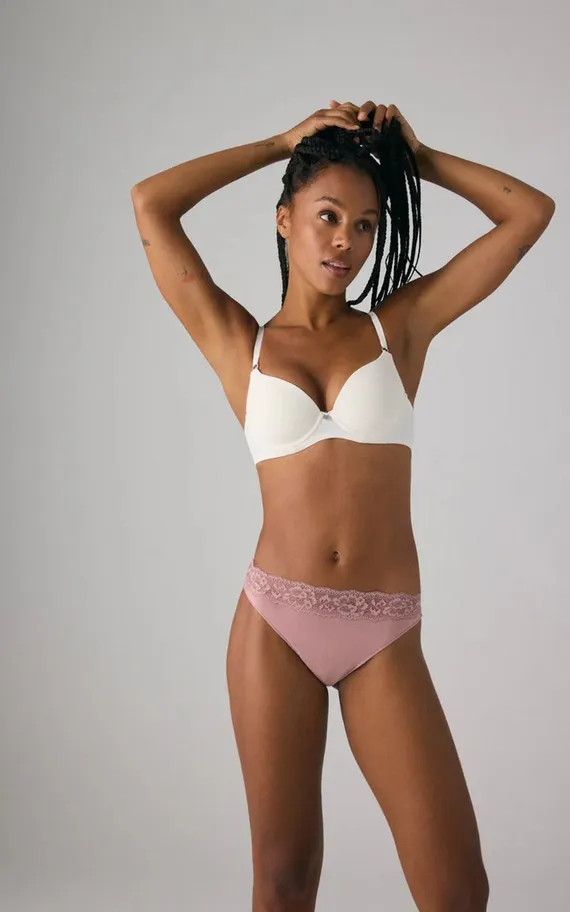 19032 Трусы стринги