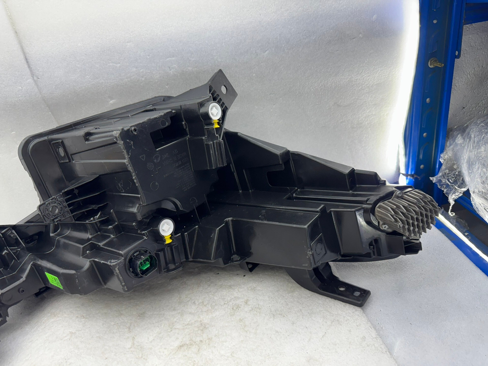 Оригинальная LED фара для Mazda EZ6