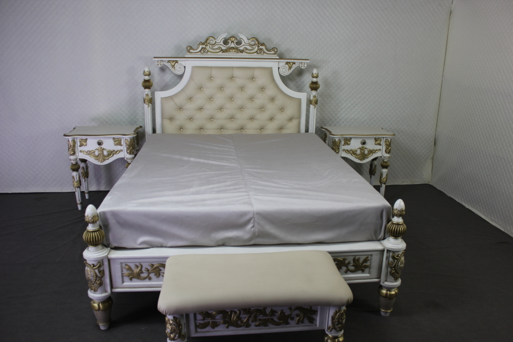 Набор мебели для спальни из натурального дерева "ДВОРЦОВЫЕ МЕЧТЫ"