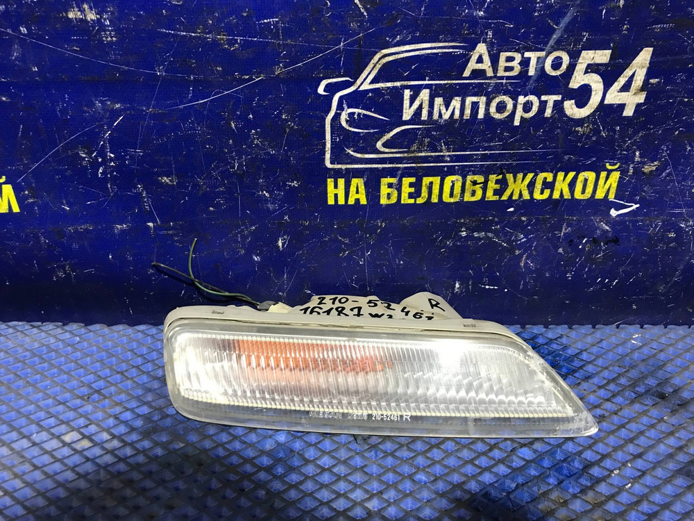 Повторитель в бампер правый NISSAN LARGO 1993-1996