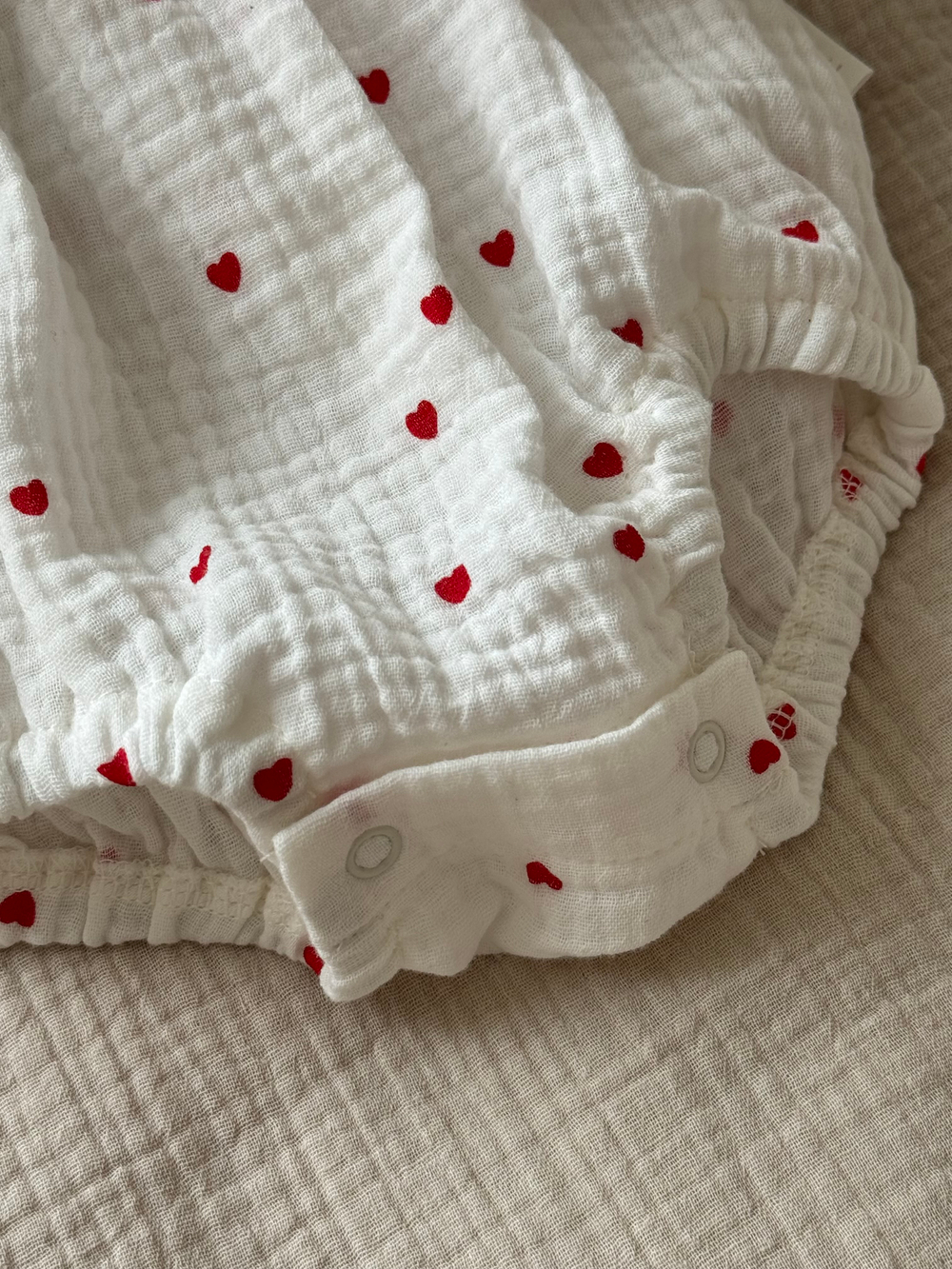 Боди с рюшами, Красные сердечки