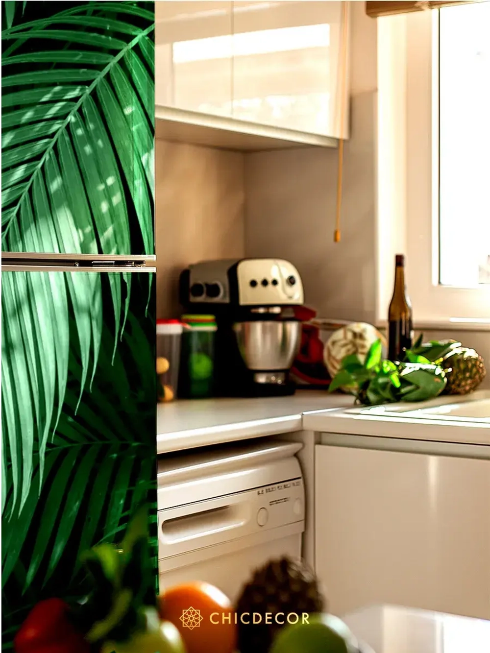 Наклейка интерьерная на холодильник Пальма зеленая