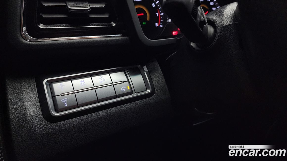 KG Mobility (Ssangyong) Very New Tivoli Бензин 1.5 2WD (01.2020)