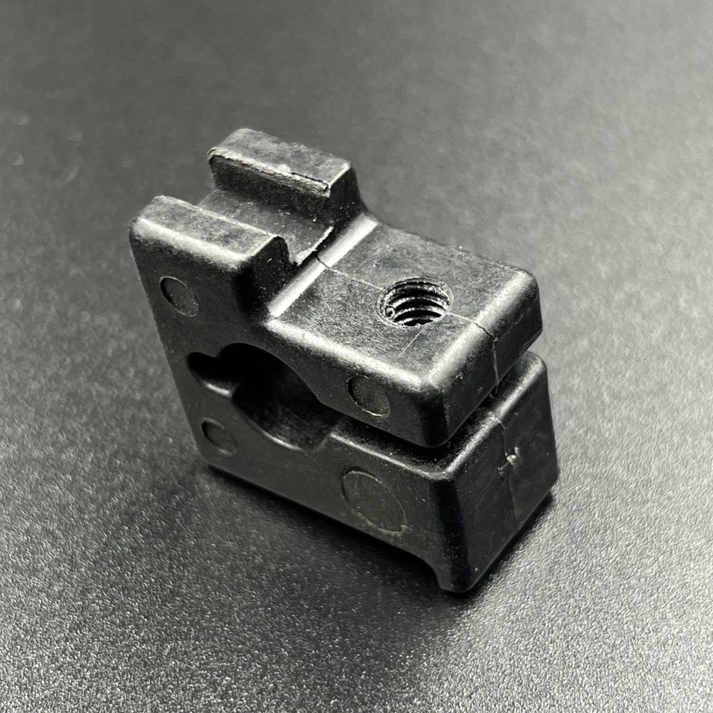 Фикстатор тяги румпеля Yamaha 6-40; F2-25 (PREMARINE)