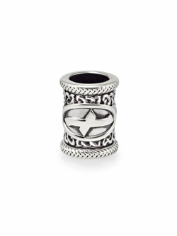 Фотография шарма бусины для браслета скандинавская руна Наутиз серебро 925 ручная работа белый фон