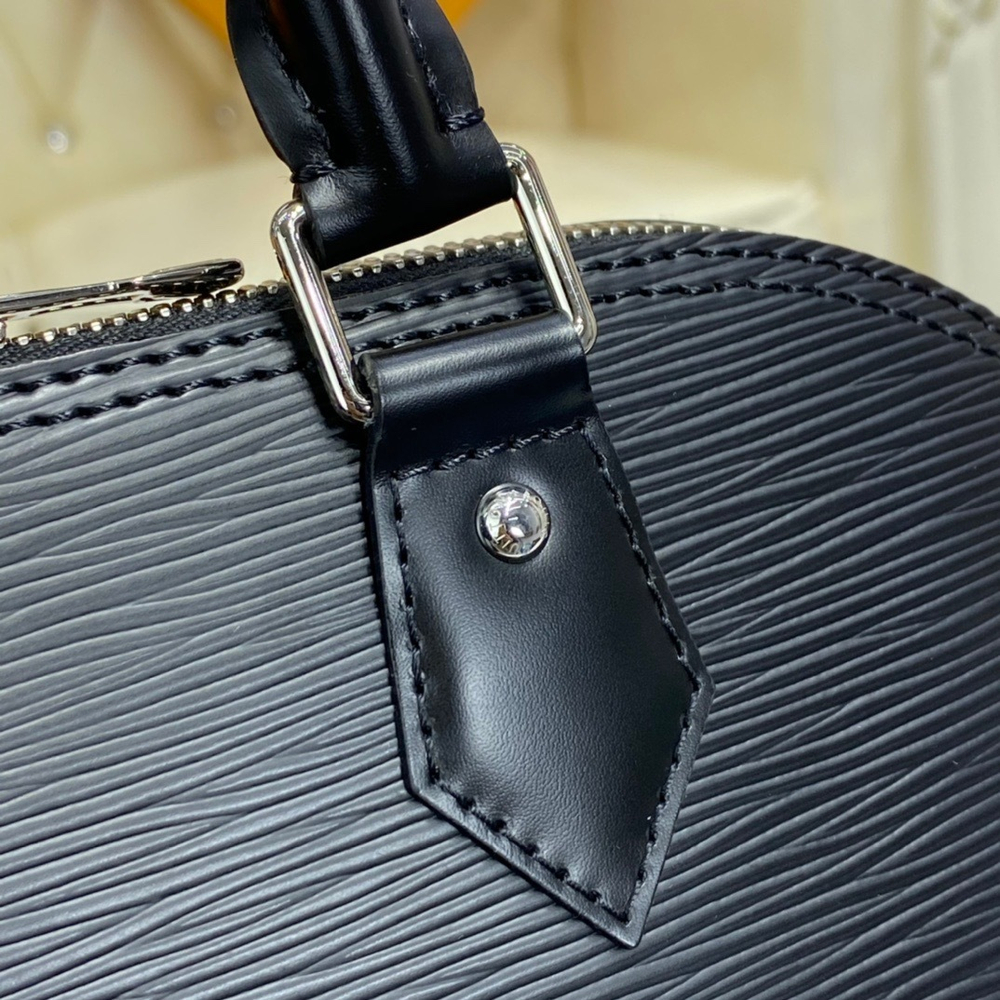 Louis Vuitton Alma PM