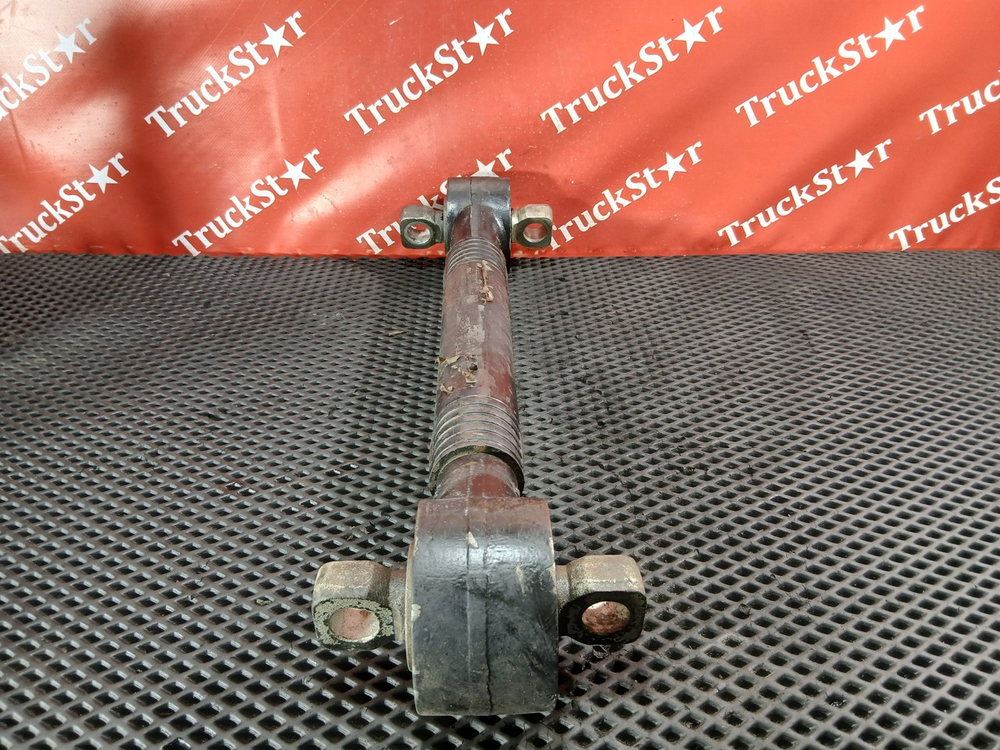 Тяга реактивная задняя