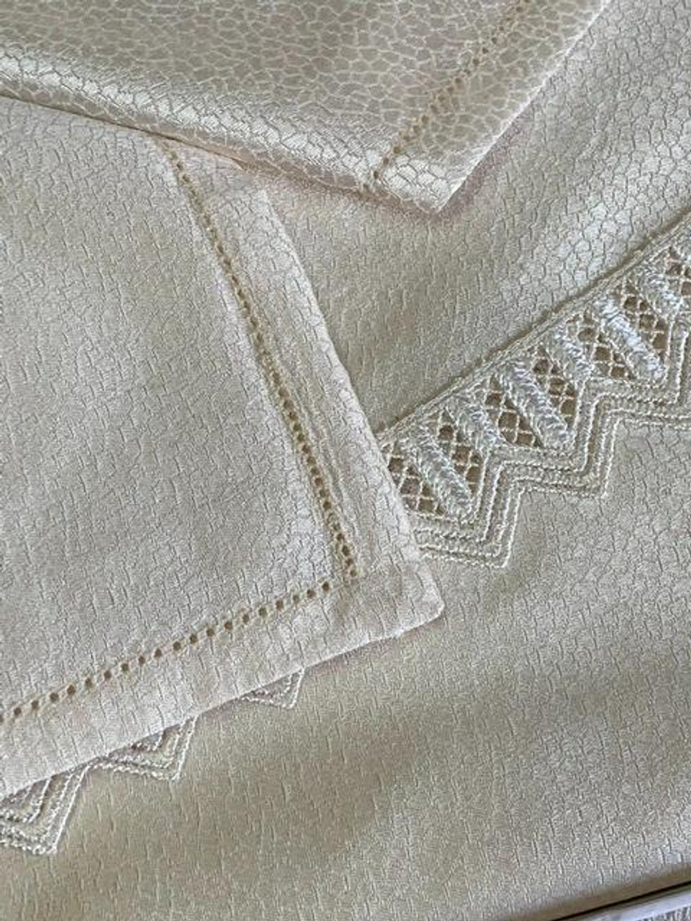 Скатерть круглая 220 и 8 салфеток Gamba 9884СК Panna шампань