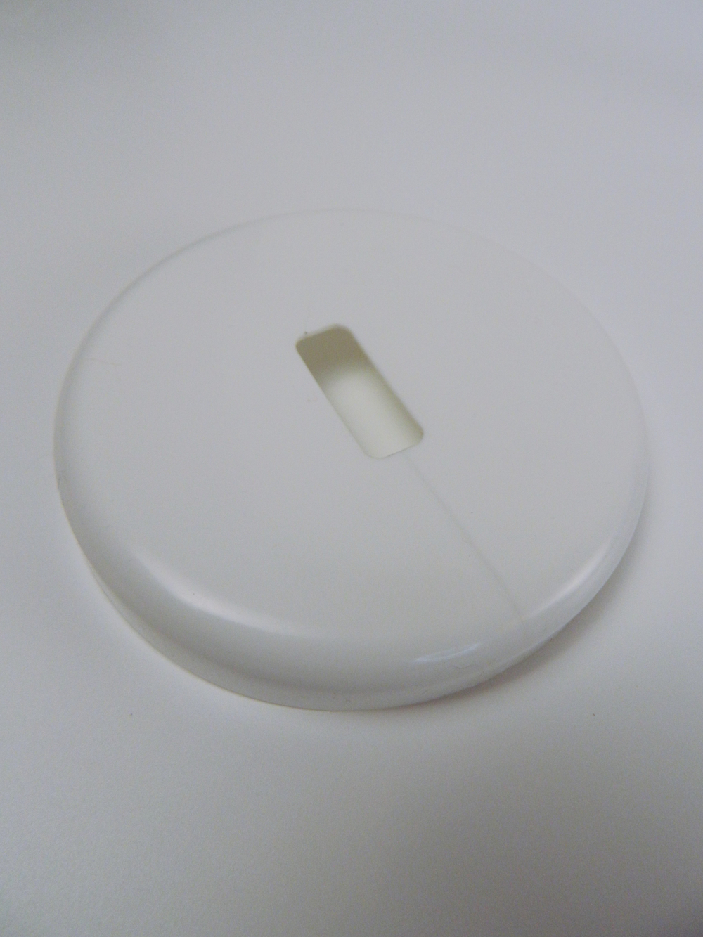 Крышка пластиковая декоративная на основание напольного кронштейна А107