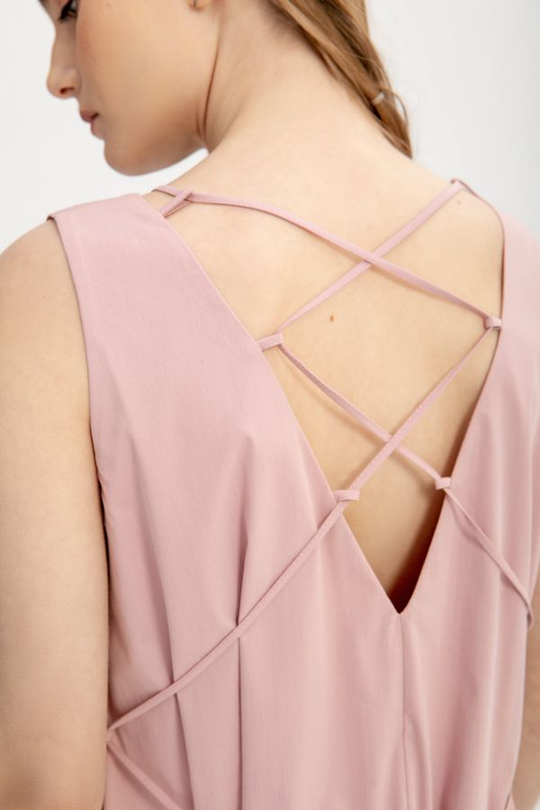 Платье с воланом