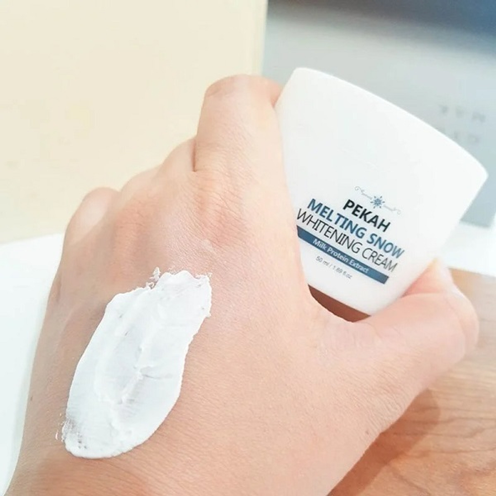 Омолаживающий крем с Молочными Протеинам Pekah Melting Snow Whitening Cream 50мл