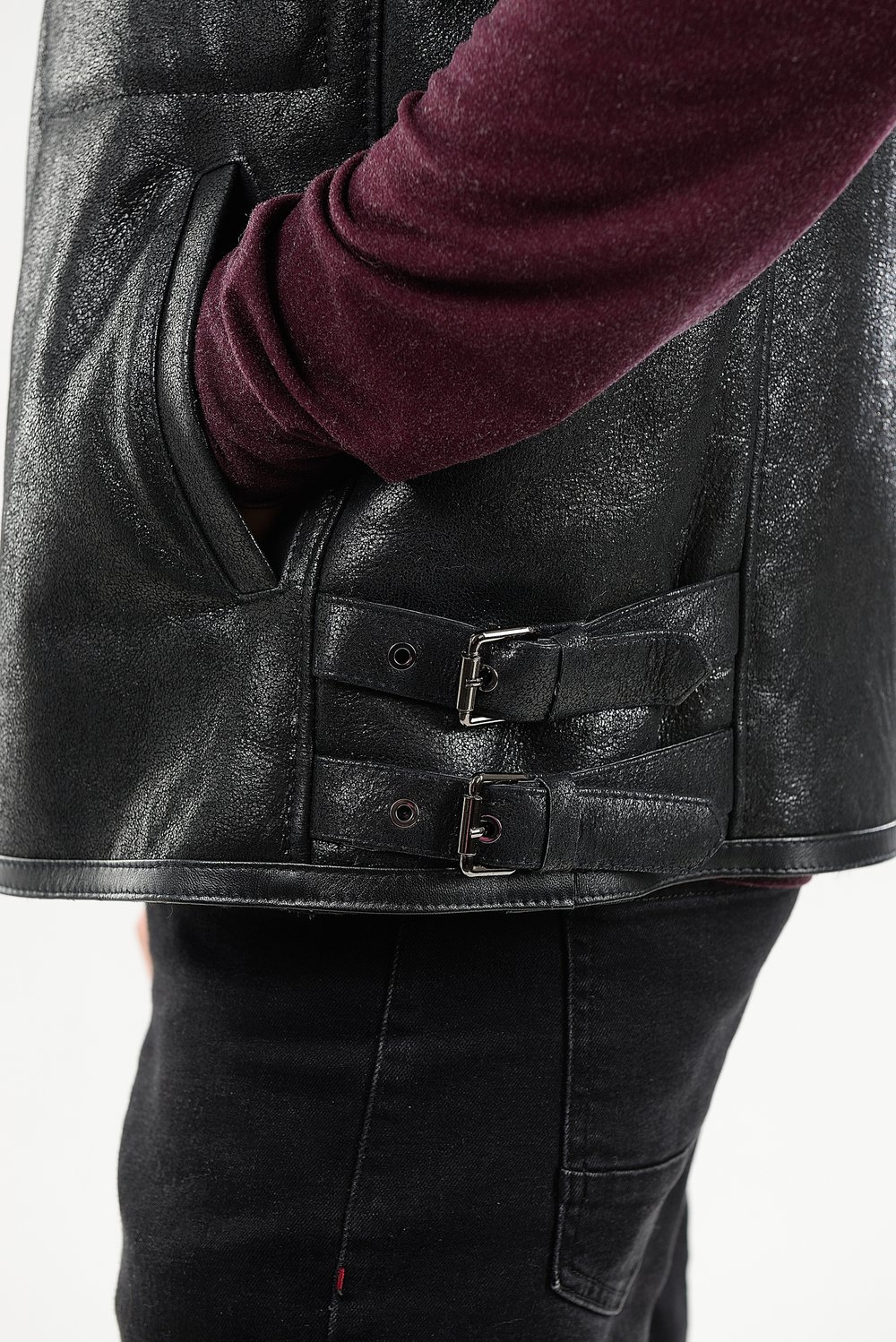 жилет из натуральной дубленочной овчины