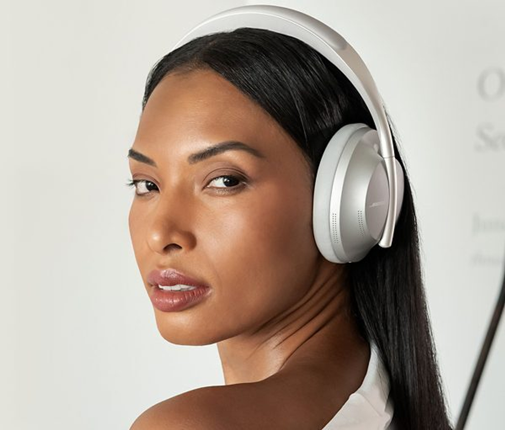 Bose Noise Cancelling Headphones 700 бел