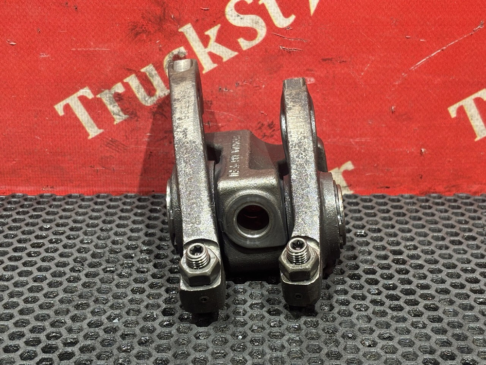 Вал рокеров в сборе 2021г.