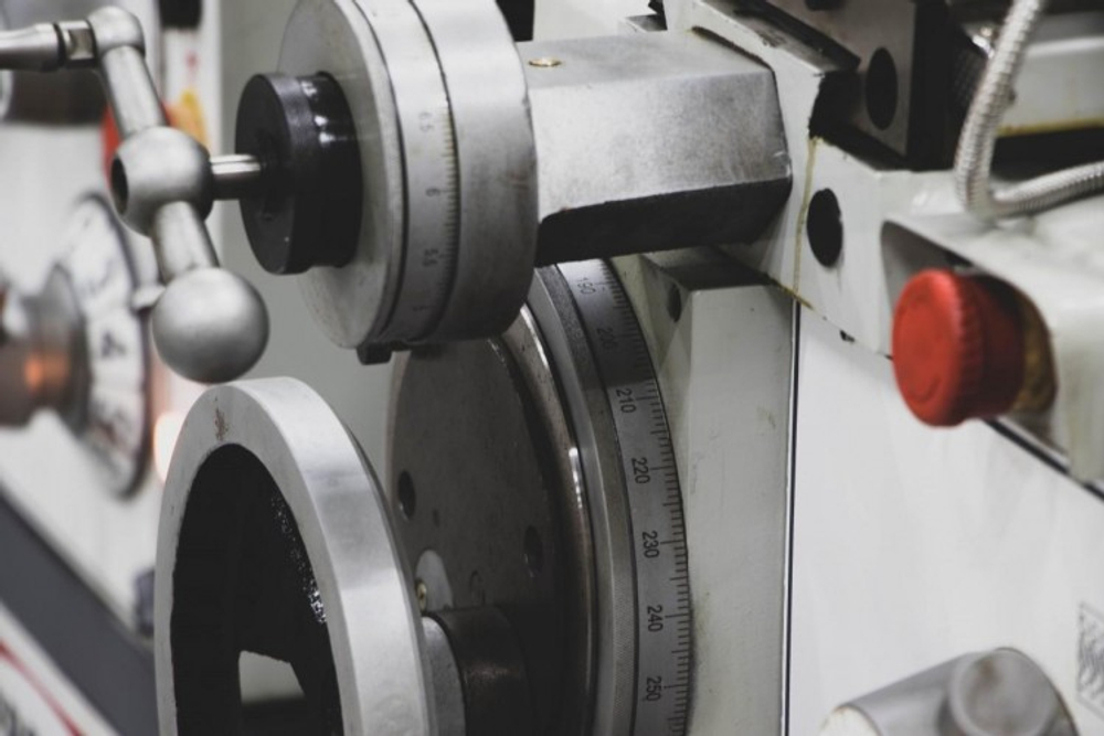 Станок токарный PROMA SPF-1000PS универсальный с уци 45100000