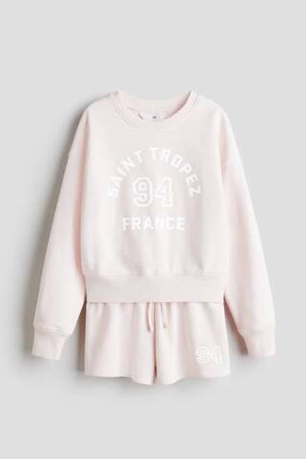 H&M Комплект из толстовки и шорт с принтом, светло-розовый