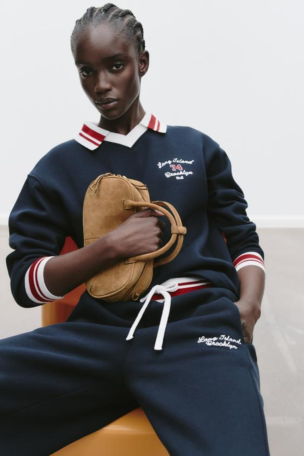 ZARA НЕБОЛЬШАЯ ЗАМШЕВАЯ СУМКА С ДВУМЯ РУЧКАМИ, ПЕСОЧНЫЙ/КОРИЧНЕВЫЙ