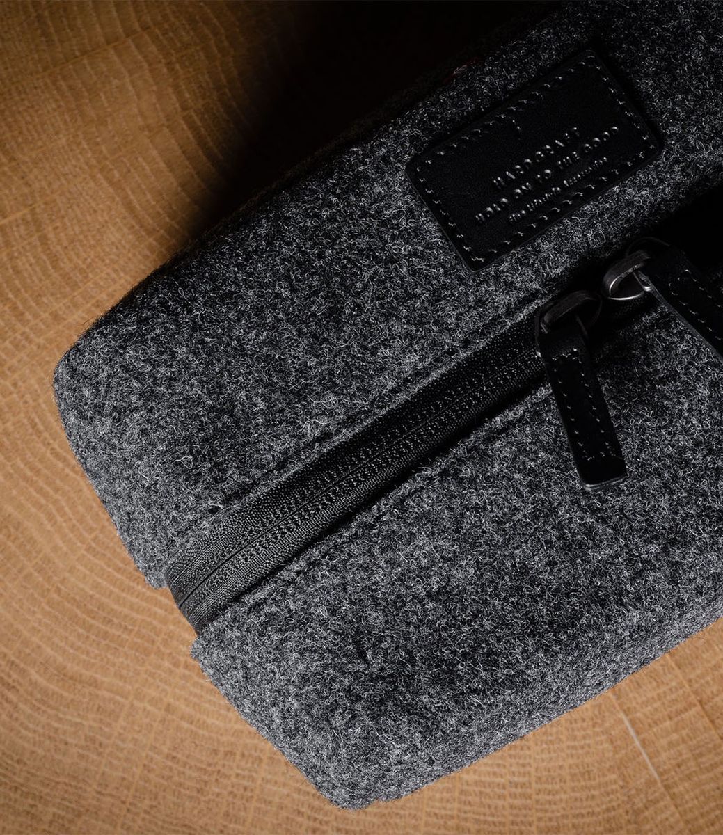 Hard Graft Full Disclosure Classic Wool — несессер из шерсти