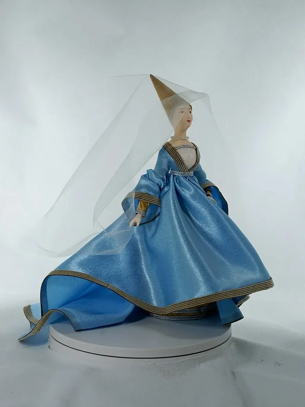 Кукла коллекционная Дама в Готическом стиле Франция 15 век