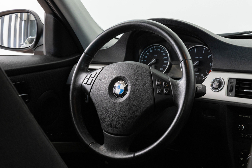 BMW 3-Series, 2011 год