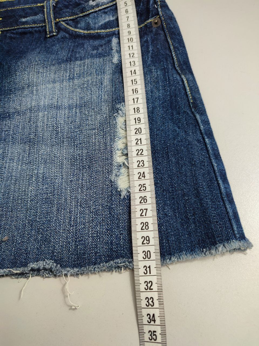 Юбка джинсовая с потертостями 46  размер